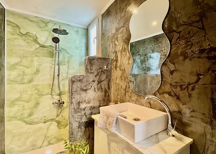 Sophia With Private Plunge Pool By Dadovillas Villa *